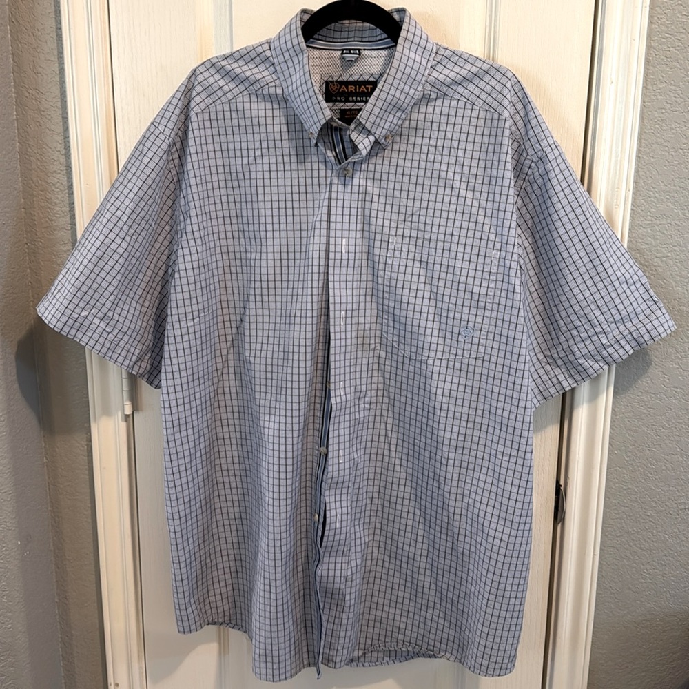 Men’s Ariat shirt